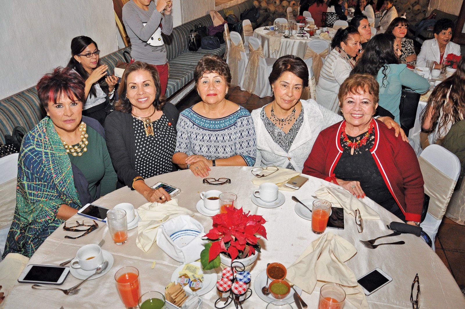 5-kena-vasquez-tere-angeles-bety-perez-cande-ramirez-y-bety-roman