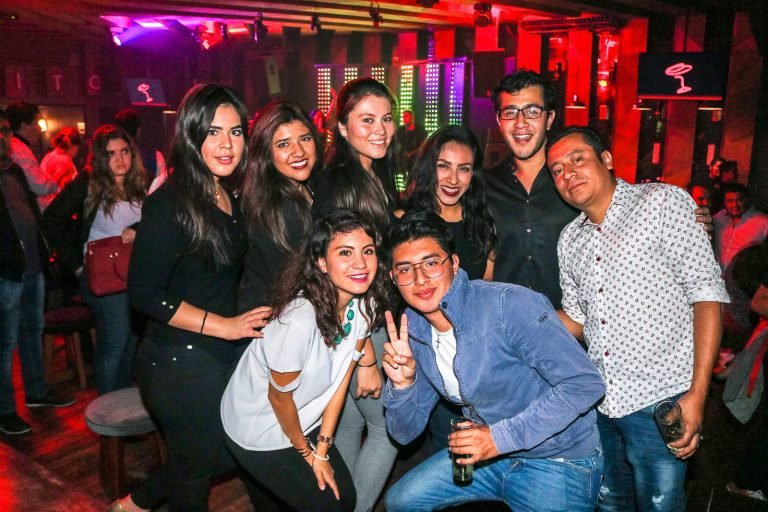 Socialmente de Noche