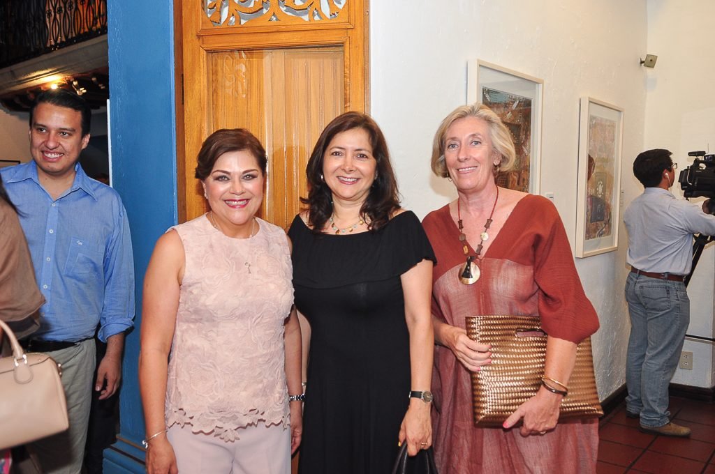 6-olga-castellanos-de-rivera-conchita-osorio-y-gael-flores